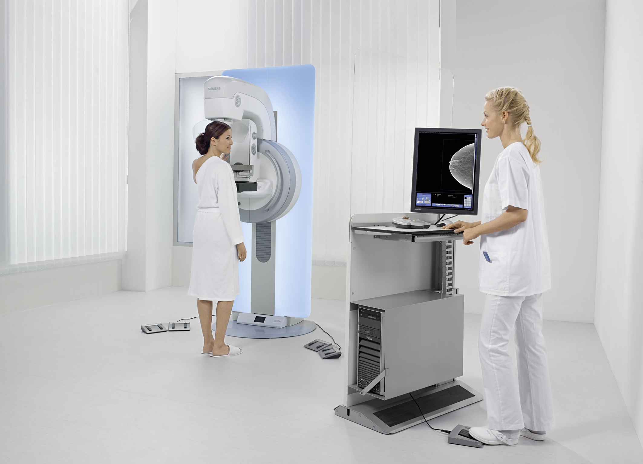 Маммография в московском. Рентген молочных желез маммография аппарат. Цифровая маммография 3d томосинтез молочных желез. Цифровой томосинтез молочной железы. Рентгеновский томосинтез молочных желез.